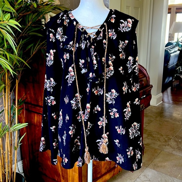 Signature studio ladies, long sleeve blouse, extra large, perfect condition NWOT - Picture 2 of 15